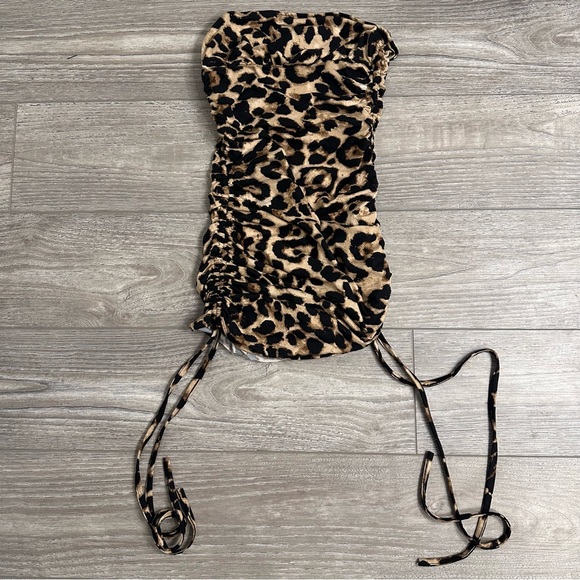 SHEIN Dresses & Skirts - Leopard print ruched strapless bandeau mini dress with adjustable tie straps